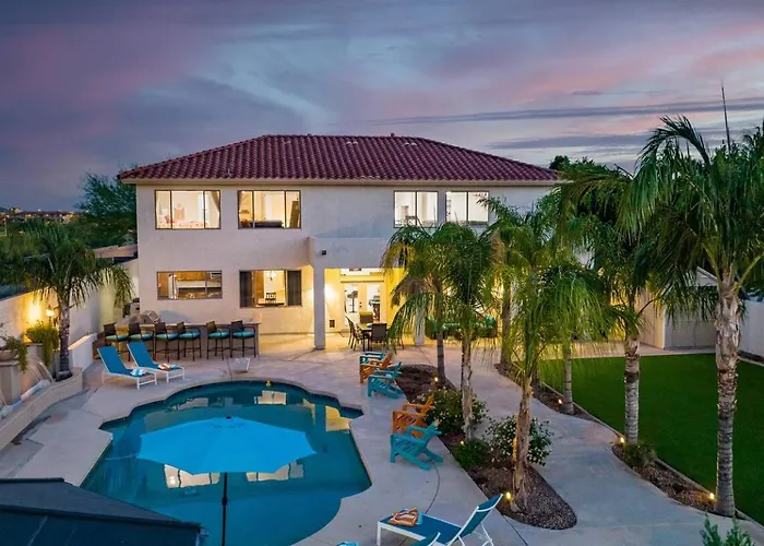 Heated Pool, Hot Tub, Pool Table, Putting Green, 5br *