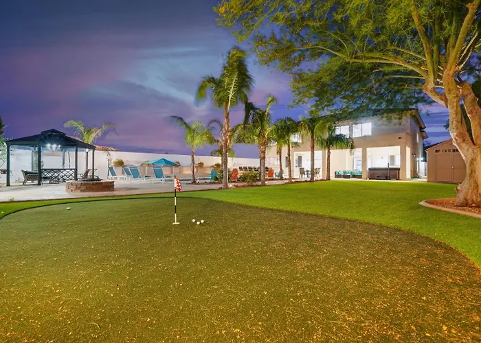 Heated Pool, Hot Tub, Pool Table, Putting Green, 5br Holiday home *