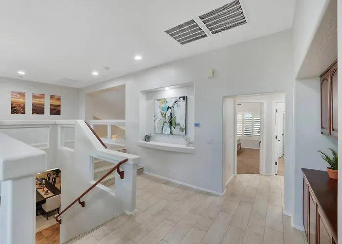 Holiday home Heated Pool, Hot Tub, Pool Table, Putting Green, 5br