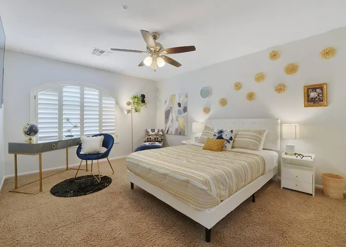 Holiday home Heated Pool, Hot Tub, Pool Table, Putting Green, 5br