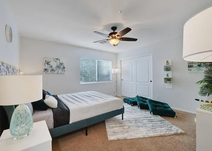 Heated Pool, Hot Tub, Pool Table, Putting Green, 5br Holiday home
