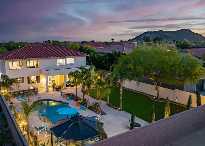 Holiday home Heated Pool, Hot Tub, Pool Table, Putting Green, 5br